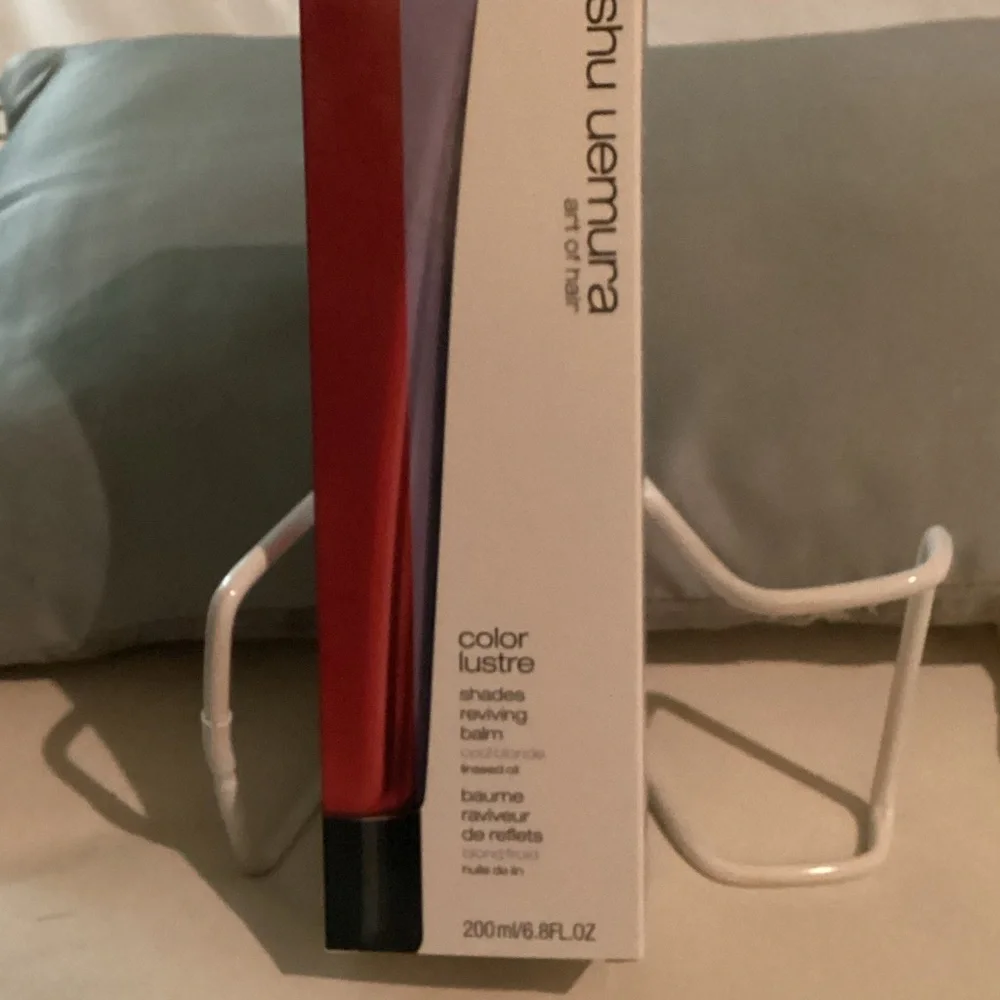 Shu Uemura Color Lustre Balm to neutralize Blonde and grey tones. - Picture 3 of 4